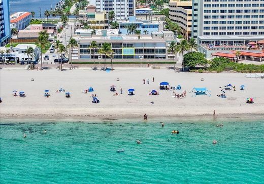 Residential complexes in Hollywood, Broward County