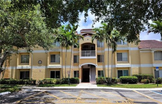 Residential complexes in Oakland Park, Broward County