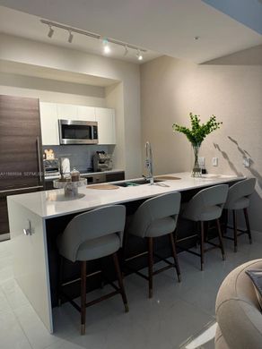Residential complexes in Coral Gables, Miami-Dade