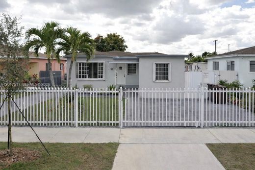 Villa en Hialeah, Miami-Dade County
