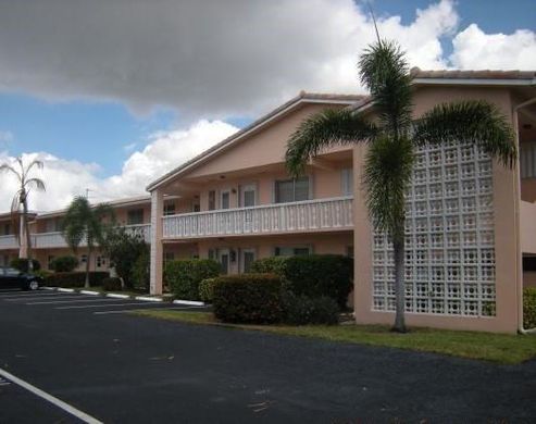 Residential complexes in Lighthouse PT, Broward County