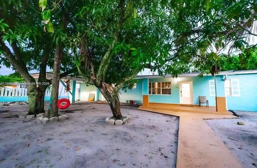 Вилла, Miami Gardens, Miami-Dade County