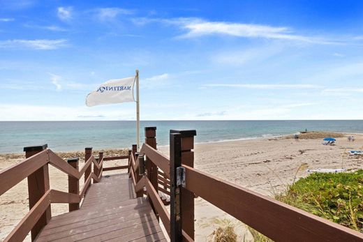 Residential complexes in Palm Beach Shores, Palm Beach