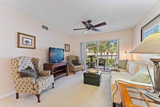 Residential complexes in Tequesta, Palm Beach