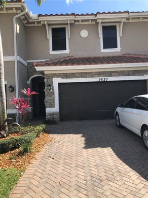 Townhouse in Parkland, Broward County