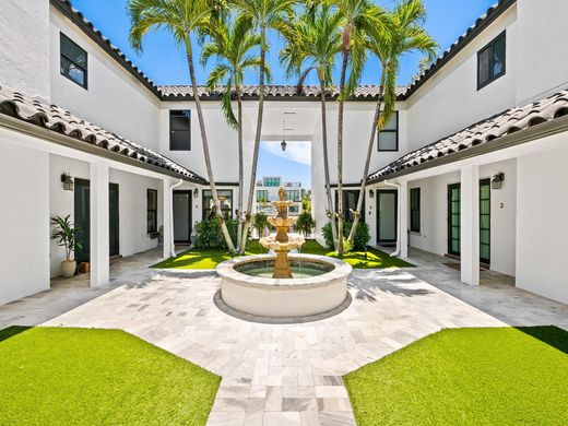 Residential complexes in Fort Lauderdale, Broward County