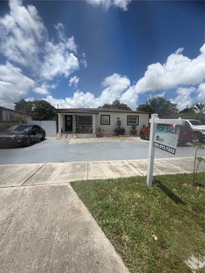 Willa w Hialeah, Miami-Dade County