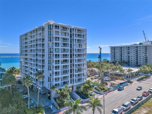 Жилой комплекс, Surfside, Miami-Dade County