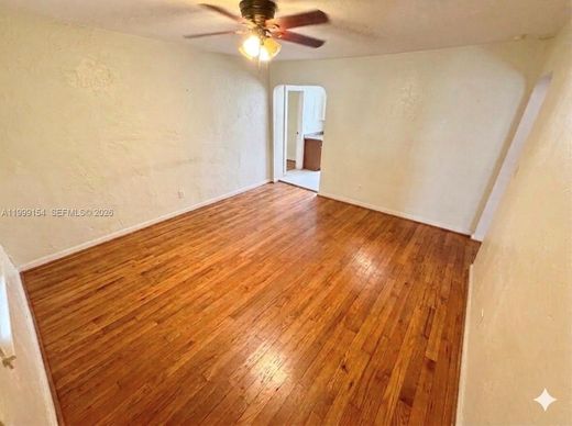 Villa North Miami, Miami-Dade County