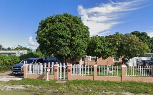 Villa en North Miami, Miami-Dade County