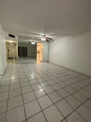 Complesso residenziale a Miami, Miami-Dade County