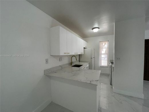 مجمع شقق ﻓﻲ ميامي، فلوريدا, Miami-Dade County