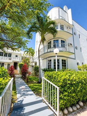 Residential complexes in Miami Beach, Miami-Dade