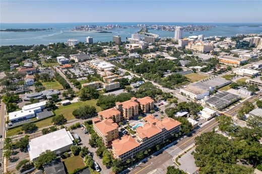 Residential complexes in Clearwater, Pinellas County