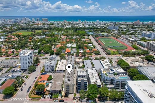 Residential complexes in Miami Beach, Miami-Dade