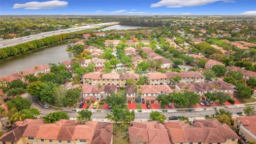 Villa in Miramar, Broward County