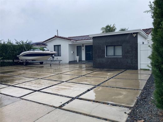 Βίλα σε North Bay Village, Miami-Dade County