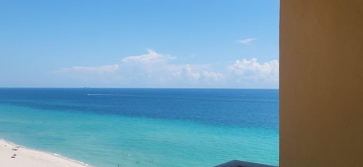 Residential complexes in Hollywood, Broward County