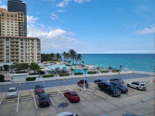 Complesso residenziale a Hallandale Beach, Broward County