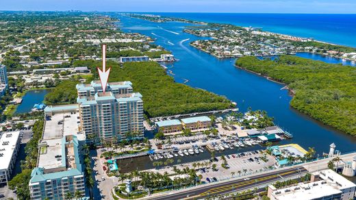 Residential complexes in Boynton Beach, Palm Beach