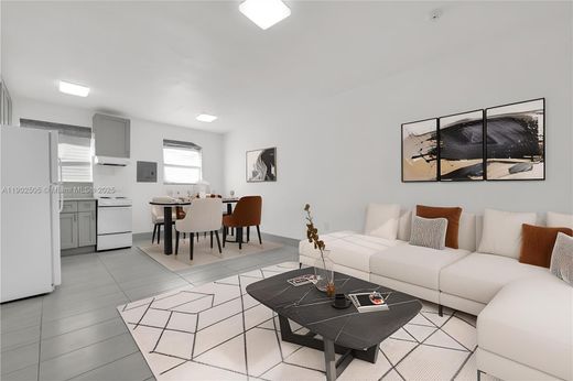 ‏בניין ב  North Miami, Miami-Dade County