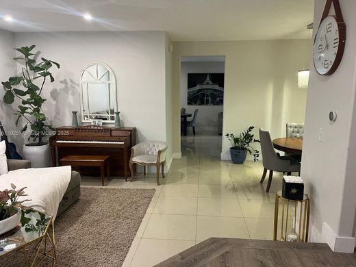 Villa in Doral, Miami-Dade County