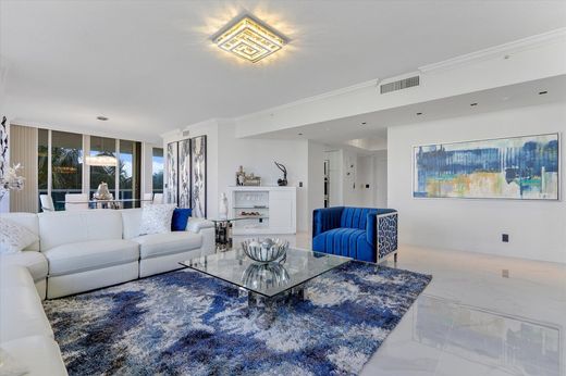 Residential complexes in Fort Lauderdale, Broward County