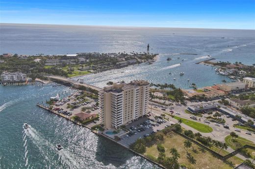 Residential complexes in Pompano Beach, Broward County