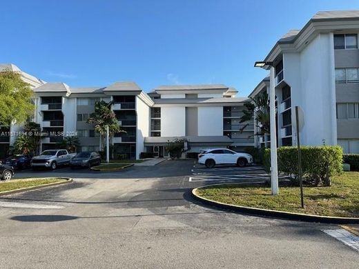 Residential complexes in Plantation, Broward County