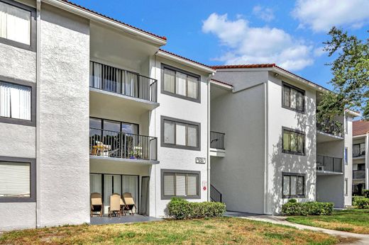 Residential complexes in Coral Springs, Broward County