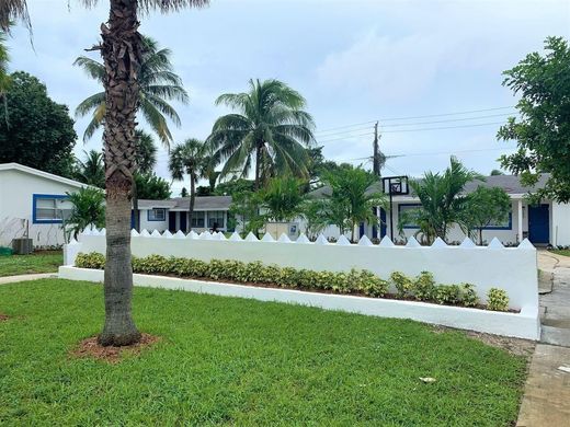 Residential complexes in Oakland Park, Broward County