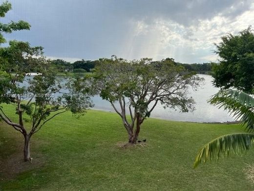 Residential complexes in Miami, Miami-Dade