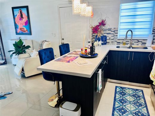 Residential complexes in Miami, Miami-Dade