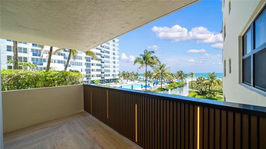 Residential complexes in Miami Beach, Miami-Dade