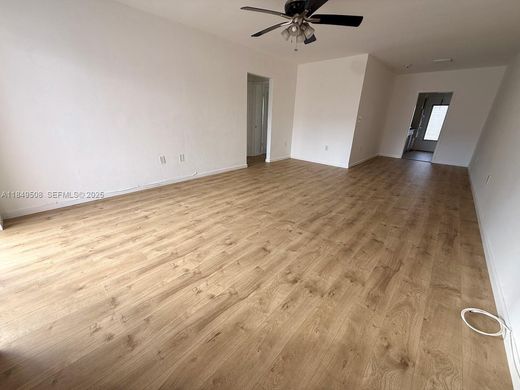 Κτίριο σε North Bay Village, Miami-Dade County