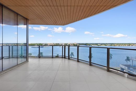 Residential complexes in West Palm Beach, Palm Beach