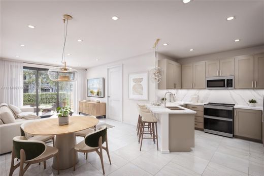 Naples, Collier Countyのタウンハウス