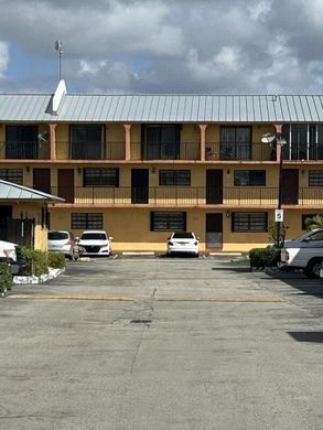 Townhouse in Hialeah, Miami-Dade