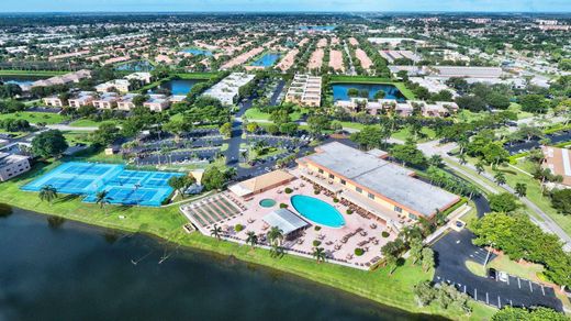 Residential complexes in Delray Beach, Palm Beach