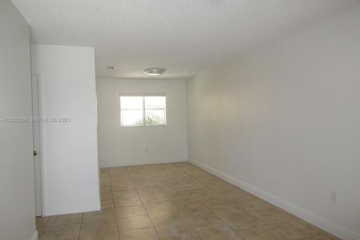 Complexos residenciais - Hialeah, Miami-Dade County
