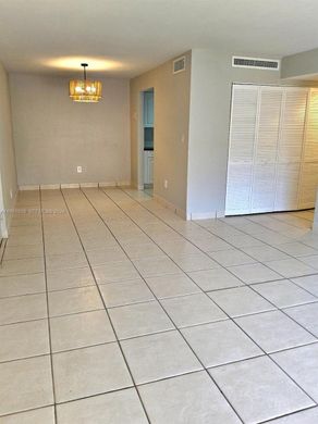 Komplex apartman Miami Lakes, Miami-Dade County