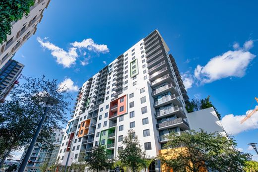 Residential complexes in Fort Lauderdale, Broward County