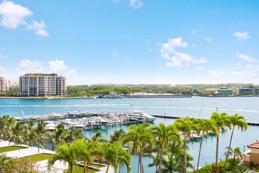 Residential complexes in Miami Beach, Miami-Dade