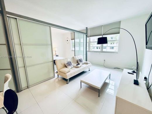 Residential complexes in Miami Beach, Miami-Dade