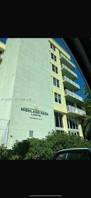 マイアミ, Miami-Dade Countyのアパートメント・コンプレックス