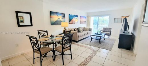 Complexes résidentiels à Sunny Isles Beach, Comté de Miami-Dade