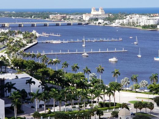 Residential complexes in West Palm Beach, Palm Beach