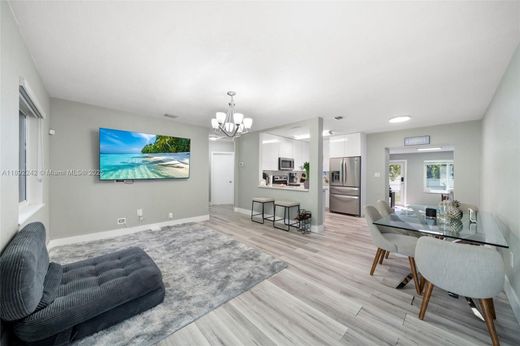 Βίλα σε North Miami, Miami-Dade County