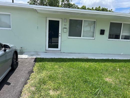Residential complexes in Hollywood, Broward County