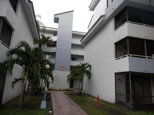 Complexes résidentiels à Miami, Comté de Miami-Dade